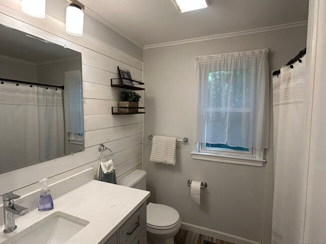 Building Photo - 40 Whedon Ln