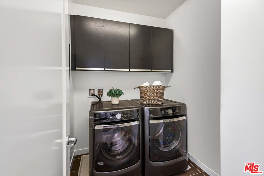 Building Photo - 310 Washington Blvd