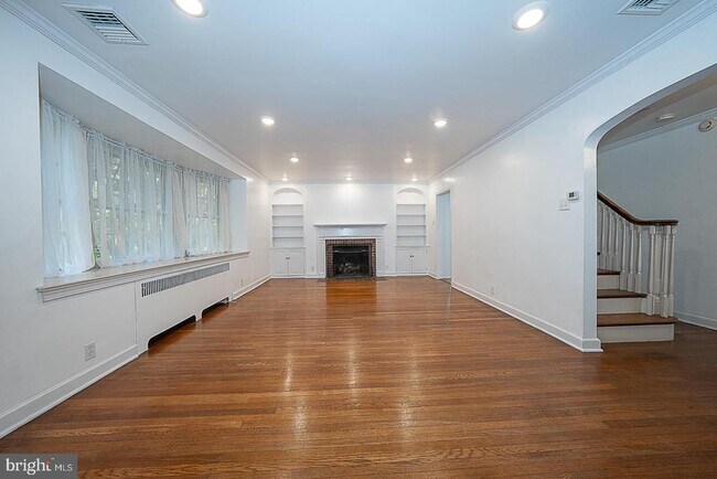 Building Photo - 714 Greythorne Rd