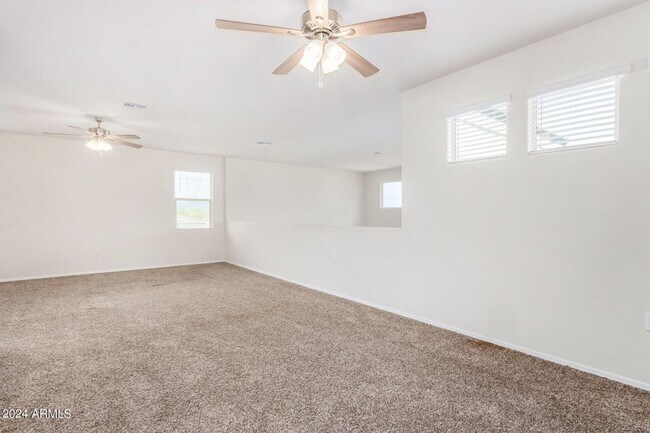 Building Photo - Charming 4 bedroom home in Buckeye!!