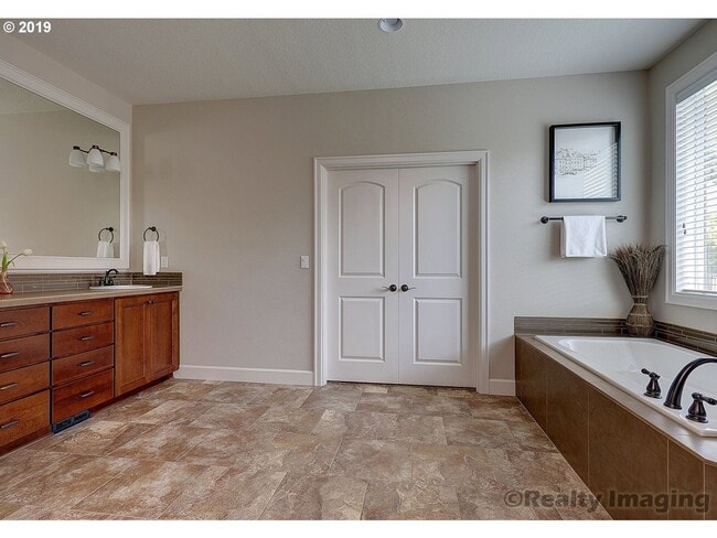 Building Photo - FOR RENT UNFURNISHED: Beautifully maintained 2015 Noyes-built home, 5 bed, 3 bath, 2 car garage w...