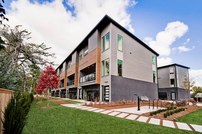 Building Photo - 210 NW 9th St