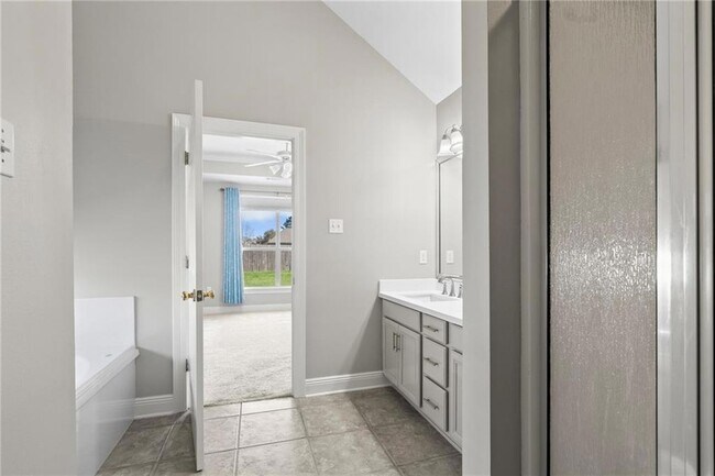 Building Photo - 409 Gainesway Dr