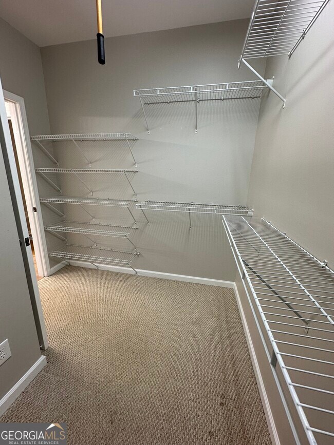 Building Photo - 111 Magic Lily Dr