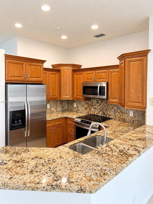 Building Photo - 908 Tanglewood Cir