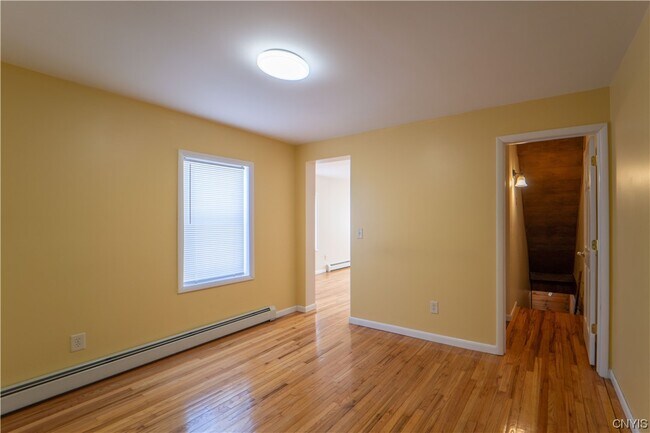 Building Photo - 17 High St