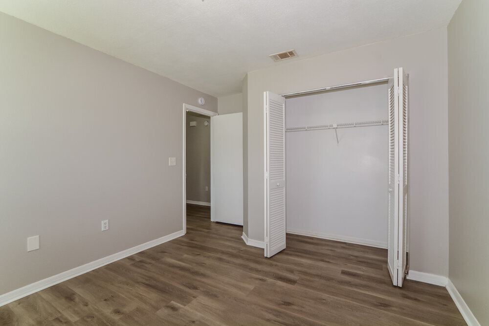 Building Photo - 518 Carlsbad Dr