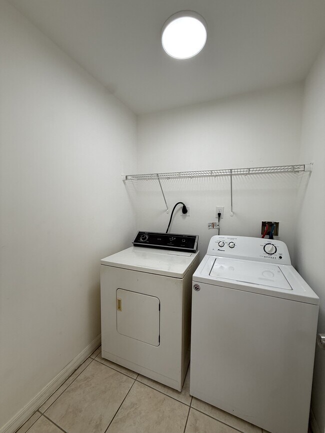 Building Photo - 2912 NW 55th Ave