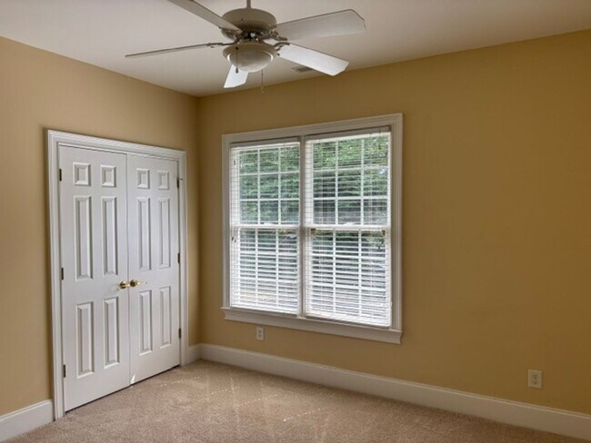 Building Photo - 43 Crooked Creek Ln