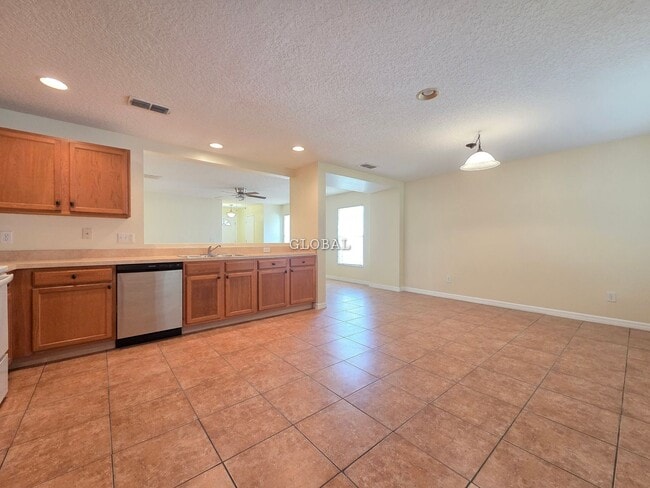 Building Photo - Majestic 4-Bed, 2-Bath Home in Avalon Park...