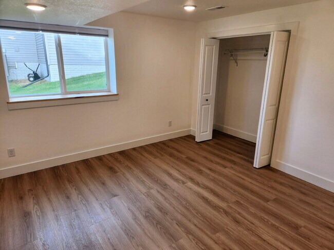 Building Photo - 1603 Red Cedar Ln