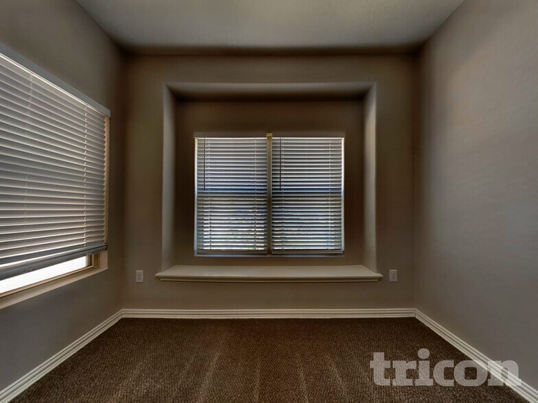 Building Photo - 5907 Cielo Ranch
