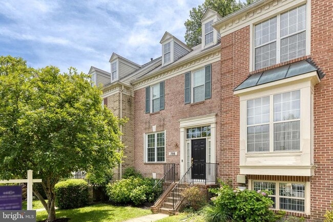 Building Photo - 708 Leister Dr