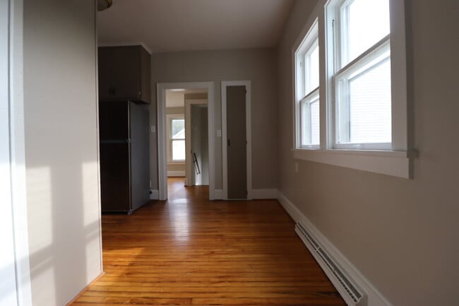 Building Photo - Large Updated 4 Bedroom Single Family Home