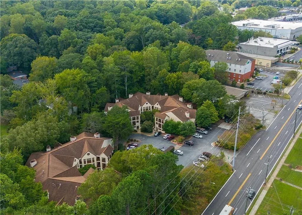 Building Photo - 497 Sherman Way