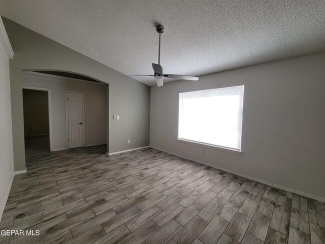 Building Photo - 14044 Peter Noyes Dr