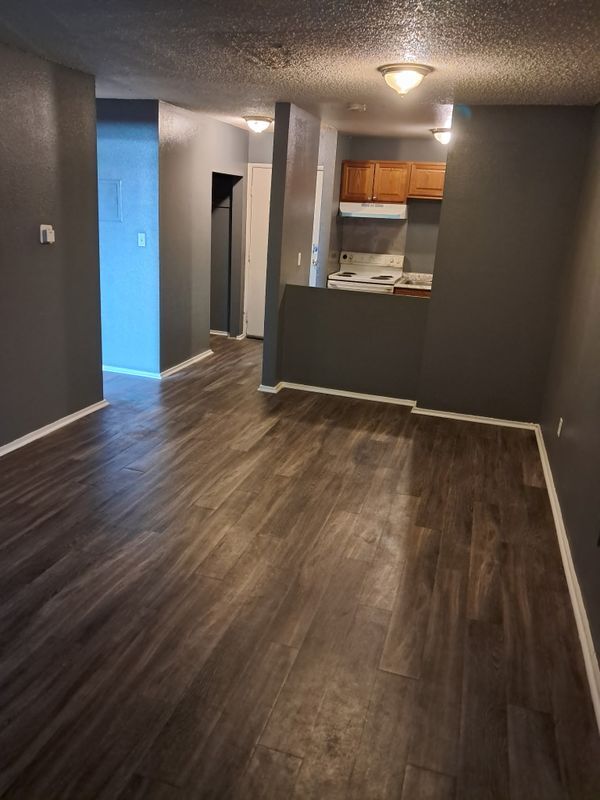 Building Photo - 1425 N Yosemite St