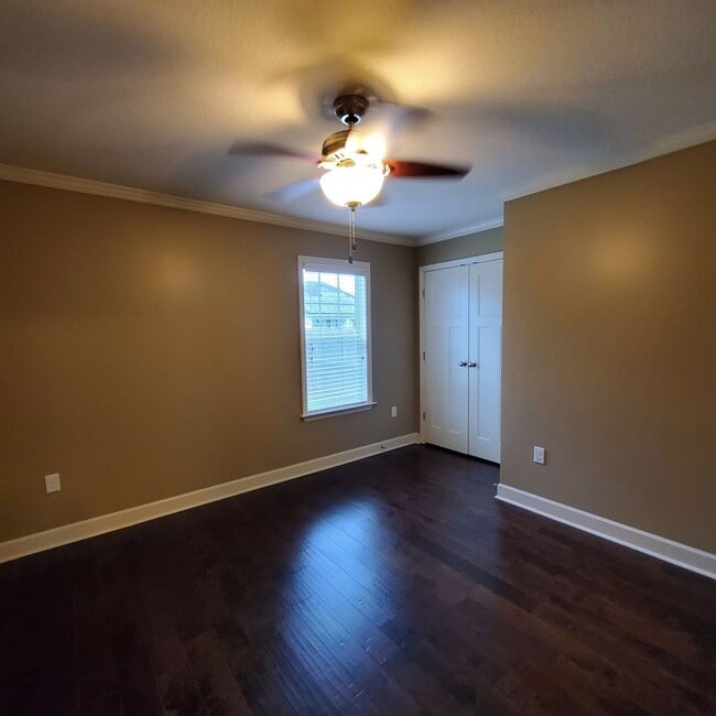 Building Photo - 518 Barnside Ln