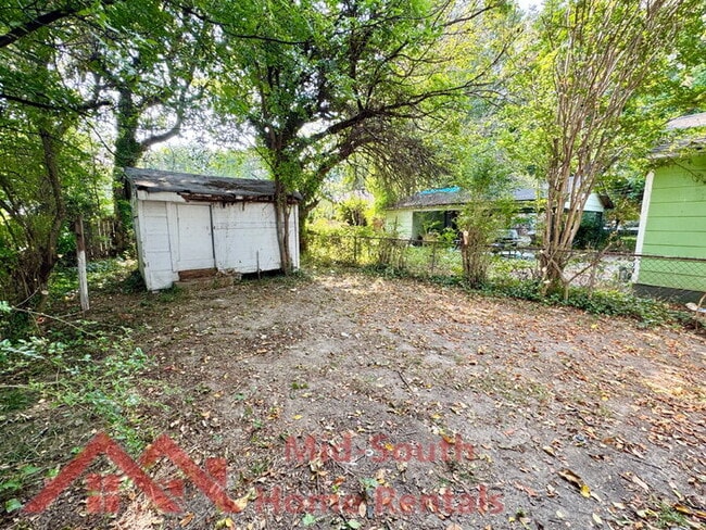 Building Photo - 1536 Brookins St