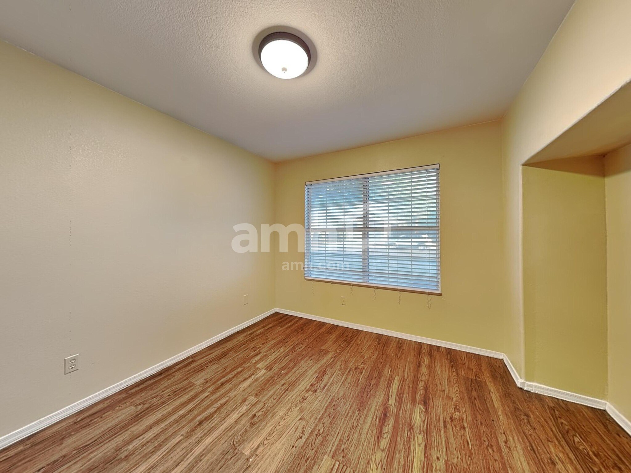 Building Photo - 4106 E Alder Ave