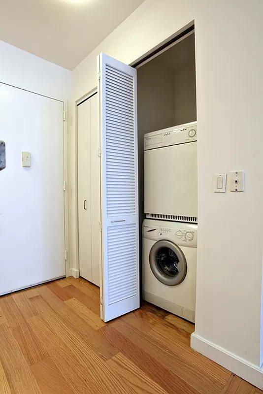 Building Photo - 3 bedroom in New York NY 10005