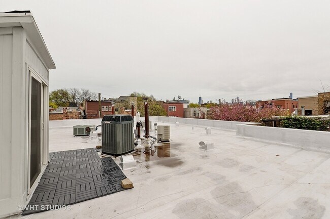 Building Photo - 2235 N Clifton Ave