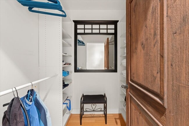 Master Closet - 935 Genter St