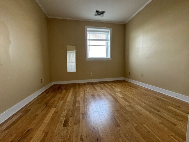 Building Photo - TWO BEDROOM CONDO in the hear of Downtown Bethlehem