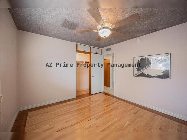 Building Photo - 3137 N 4th Ave