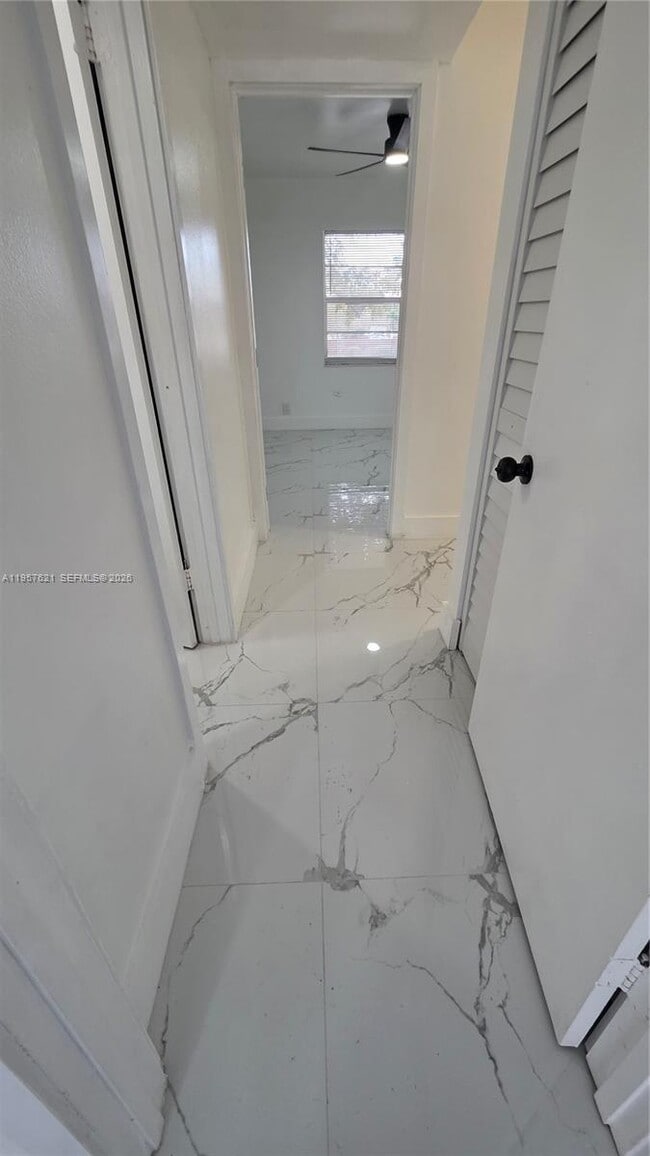 Building Photo - 7085 W Sunrise Blvd