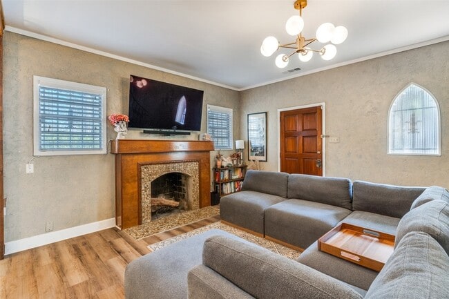 Building Photo - 3331 Urban Ave