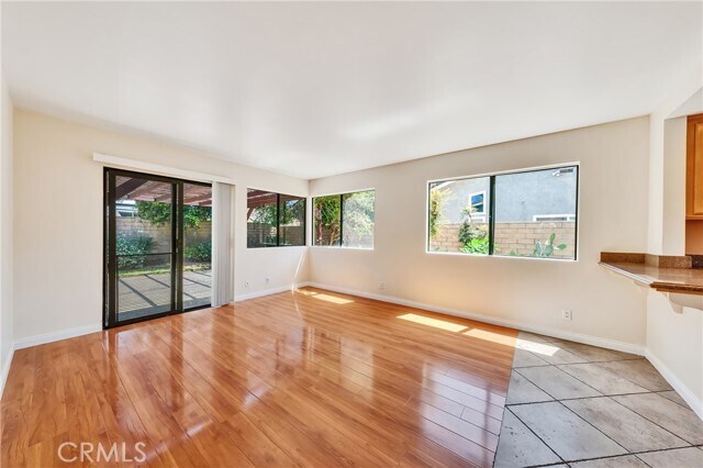 Building Photo - 156 Appletree Ave