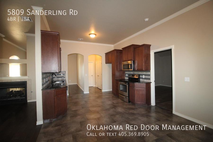 Building Photo - 5809 Sanderling Rd