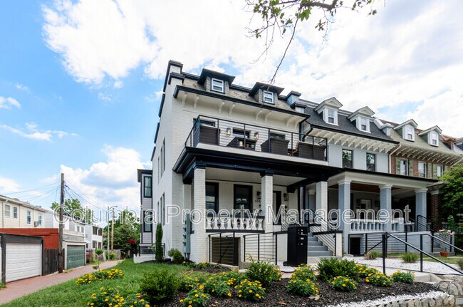 Building Photo - 616 Quebec Pl NW