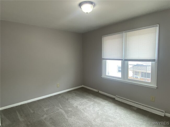 Building Photo - 5846 Sheridan Dr