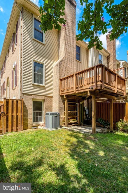 Building Photo - 5964 Norham Dr