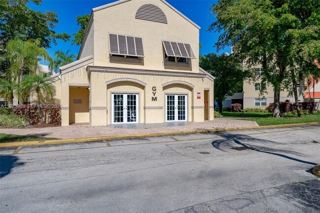 Building Photo - 8290 Lake Dr