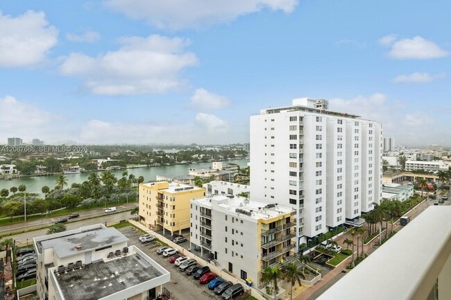 Building Photo - 6423 Collins Ave