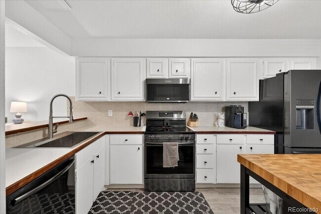 Building Photo - 7250 S Gaylord St