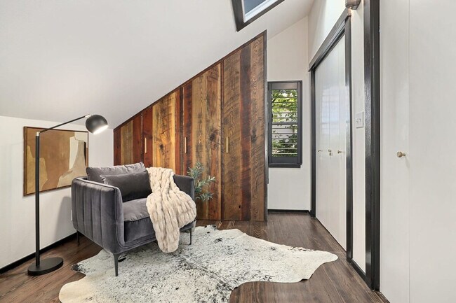 Building Photo - 435 N Oliver Ave