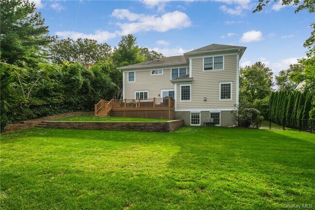 Building Photo - 9 Oak Way