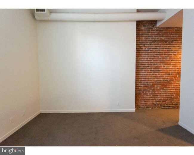 Building Photo - 130 Arch St