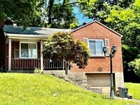 Building Photo - BRENTWOOD BEAUTY -- Available Now!!