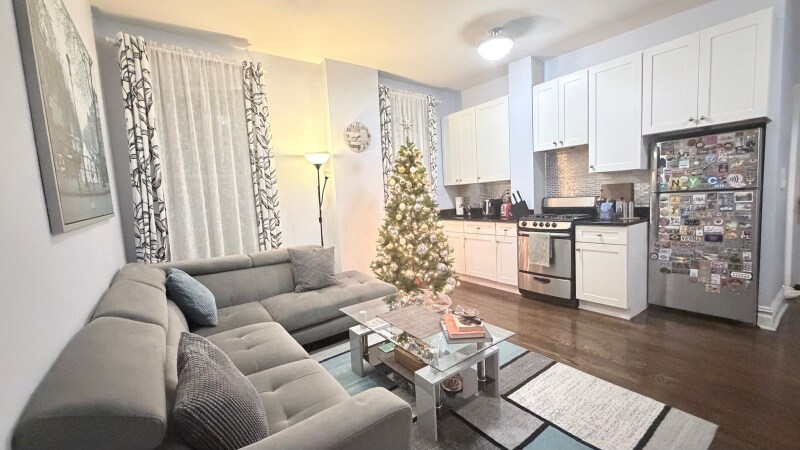 Building Photo - 511 W 151st St