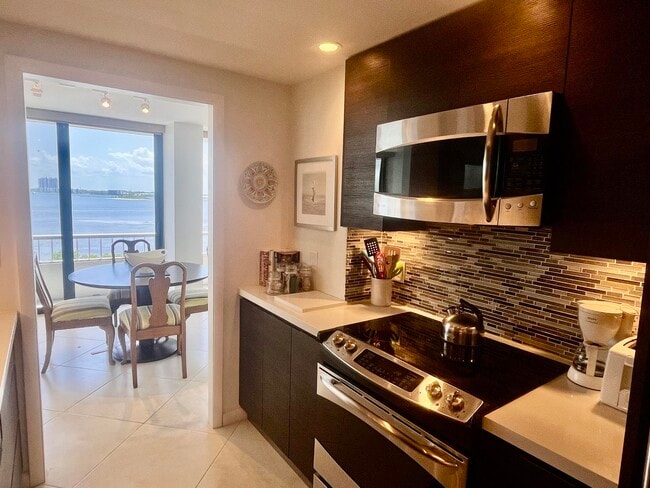 Building Photo - 5550 N Ocean Dr