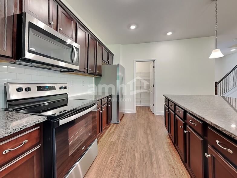 Building Photo - 17310 Alydar Commons Ln