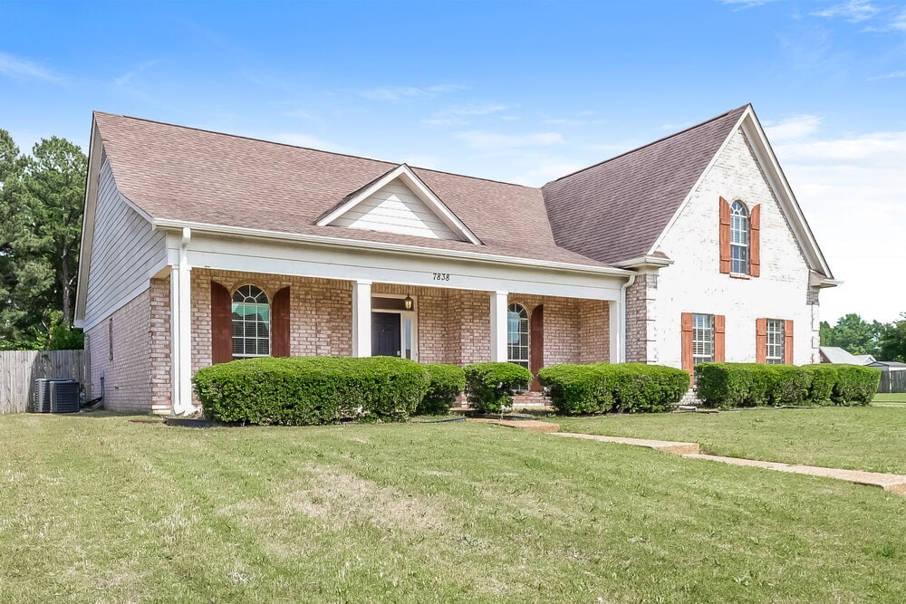 Building Photo - 7838 Alexanders Crossing Dr