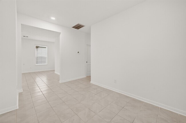 Building Photo - 5607 Grizzly Bear Wy