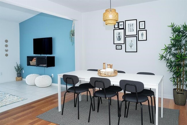 Building Photo - 547 Caribbean Dr