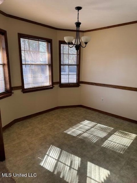 Building Photo - 300 Mockingbird Ln